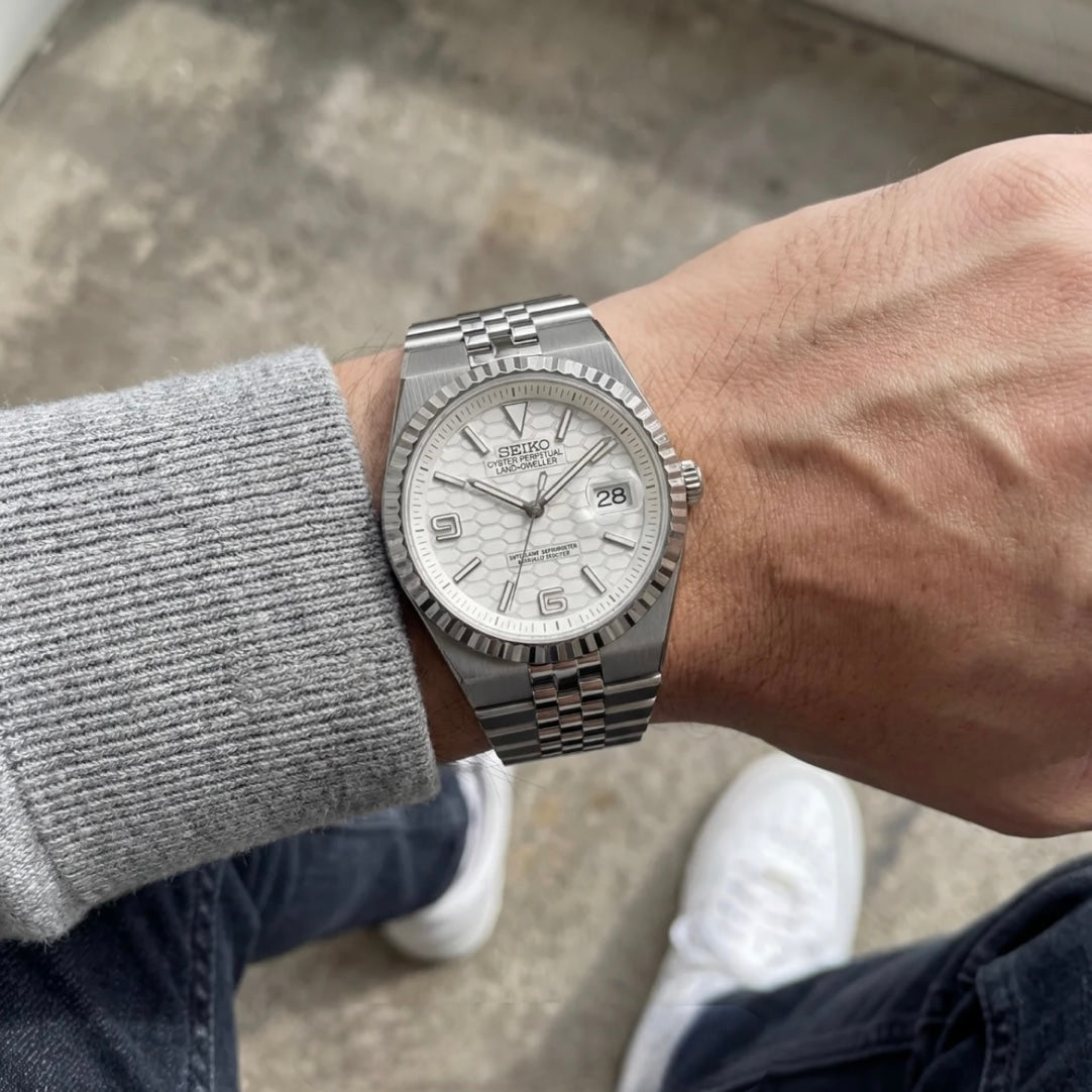 DATEIKO | HEX DWELLER WHITE