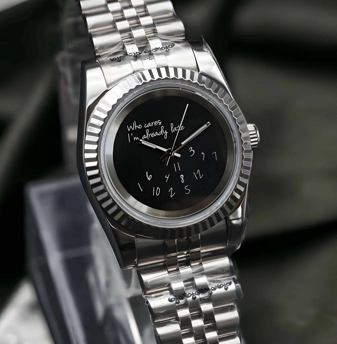 DATEIKO SILVER/BLACK (WHO CARES)