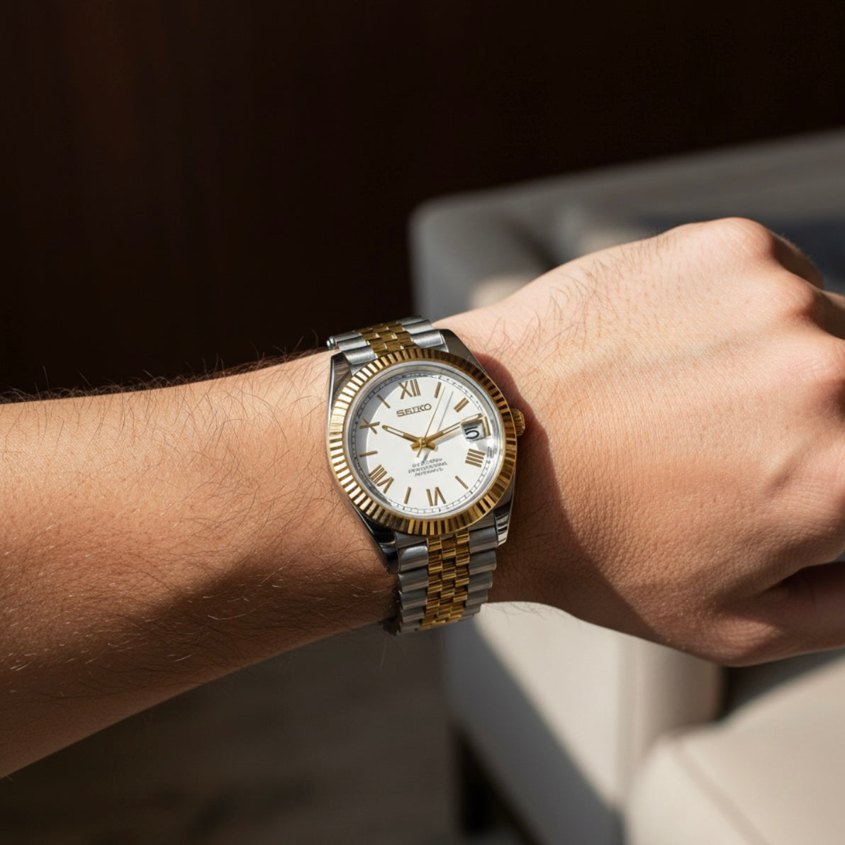 DATEIKO | TWO TONE ROMAN