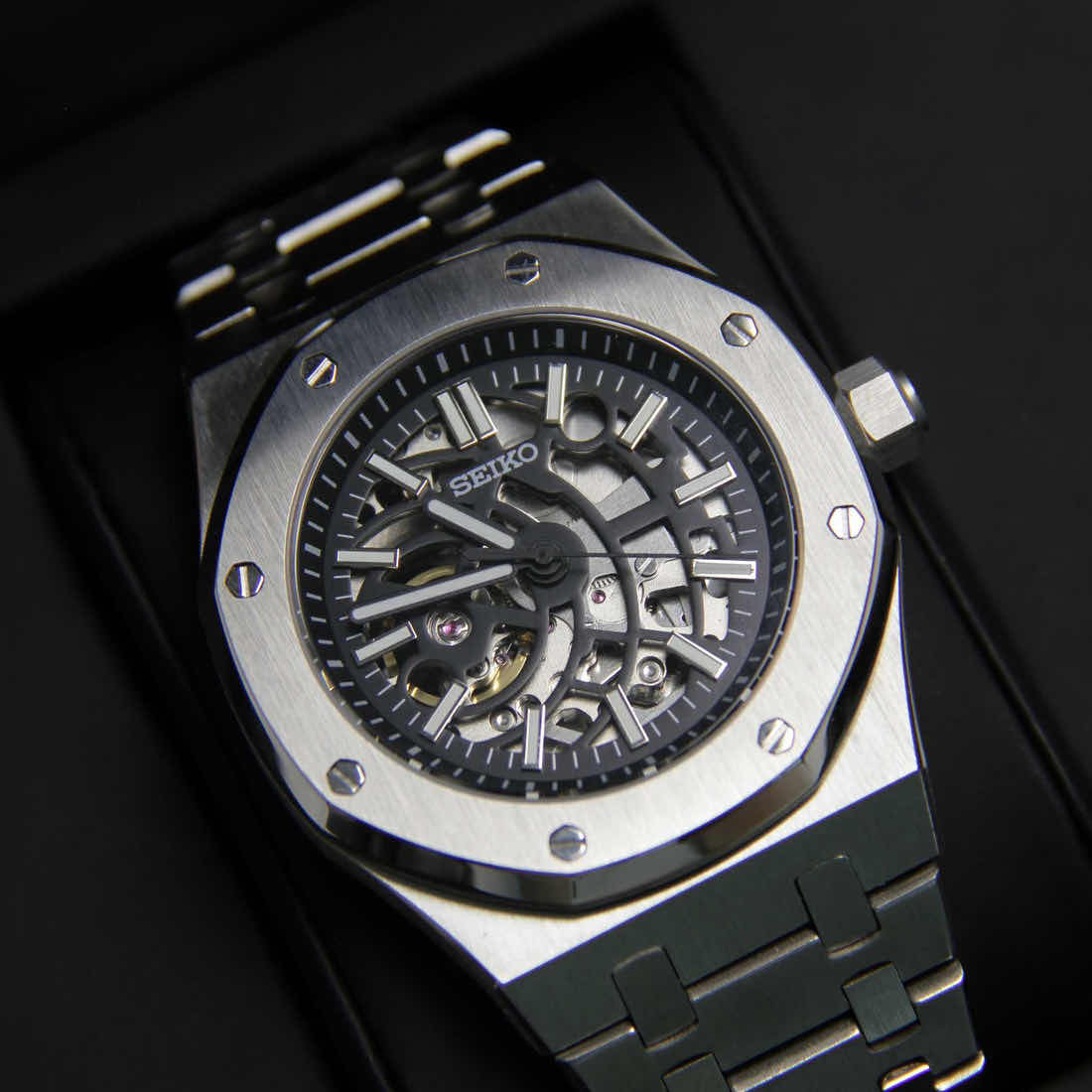 SEIOAK (SILVER SKELETON)