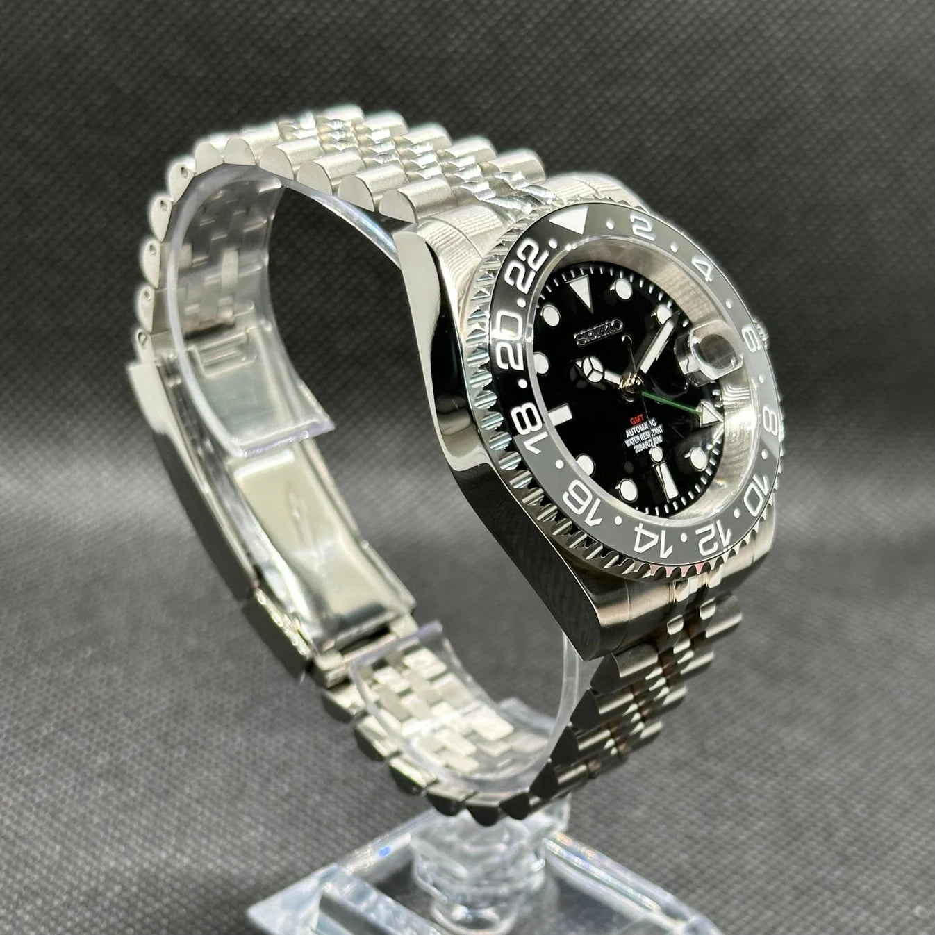 GMTEIKO | BRUCE WAYNE