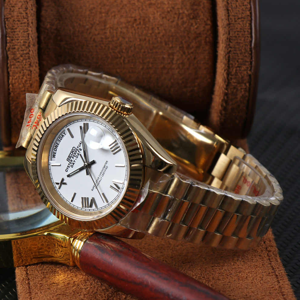 DATEIKO | WHITE ROMAN GOLD