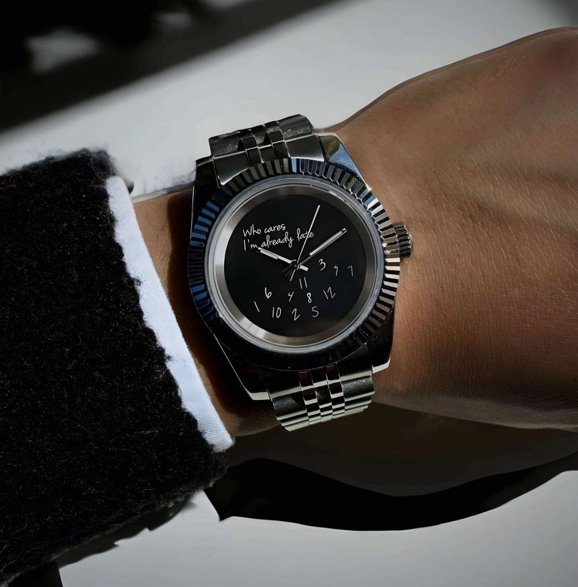 DATEIKO SILVER/BLACK (WHO CARES)