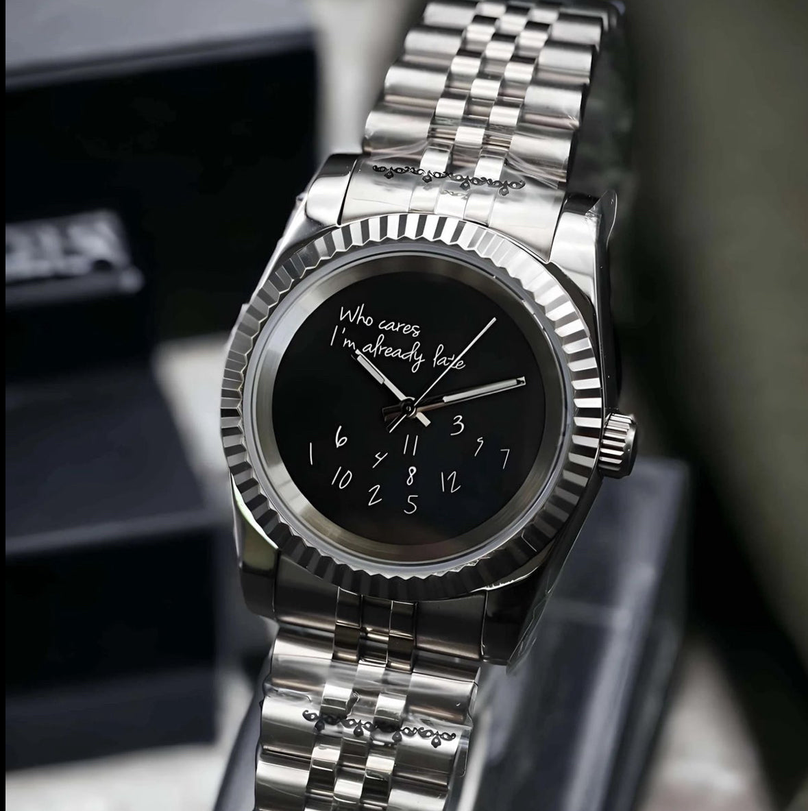 DATEIKO SILVER/BLACK (WHO CARES)