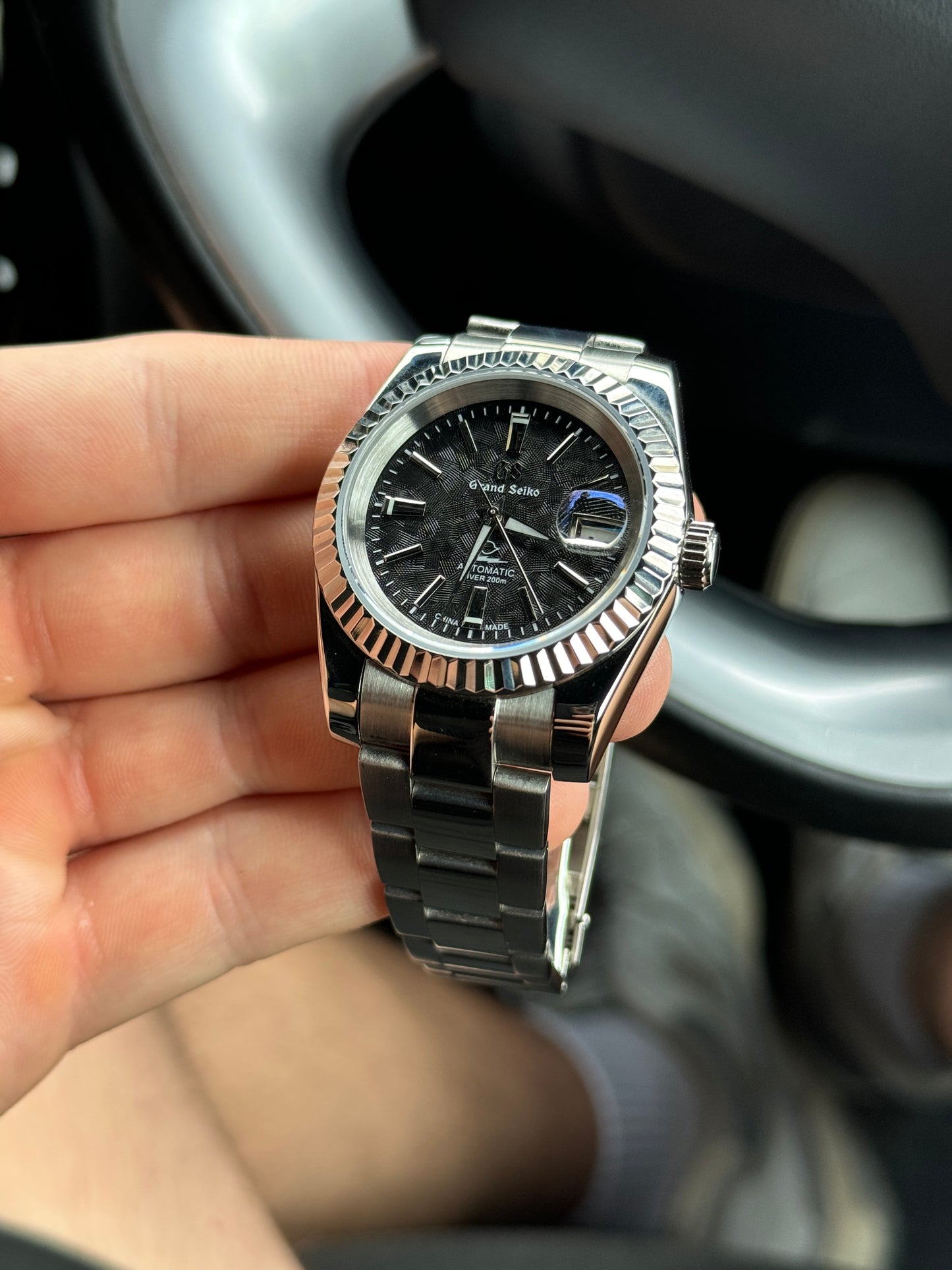 GRANDO (BLACK TEXTURED)