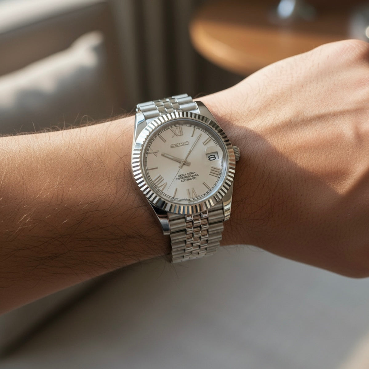 DATEIKO | WHITE ROMAN